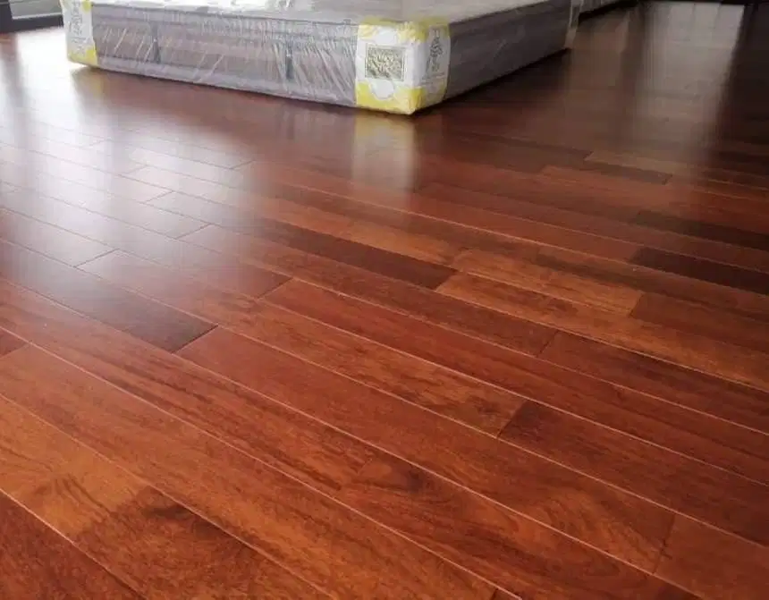 lantai kayu solid merbau finishing uv coating