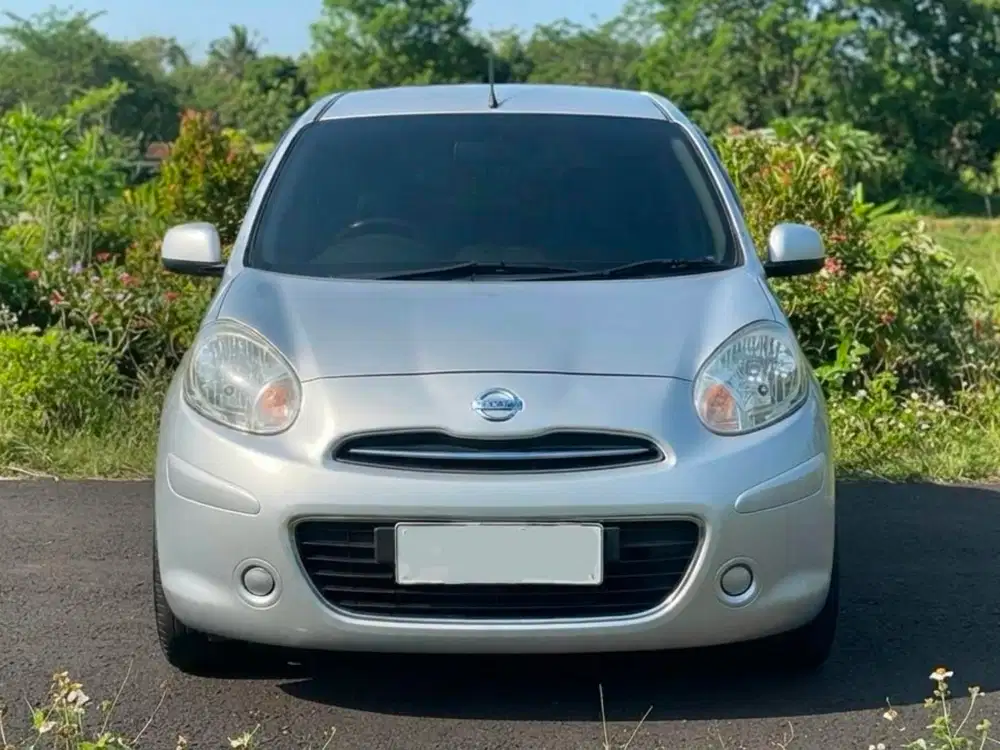Nissan March 1.2 XS AT 
Tahun : 2011