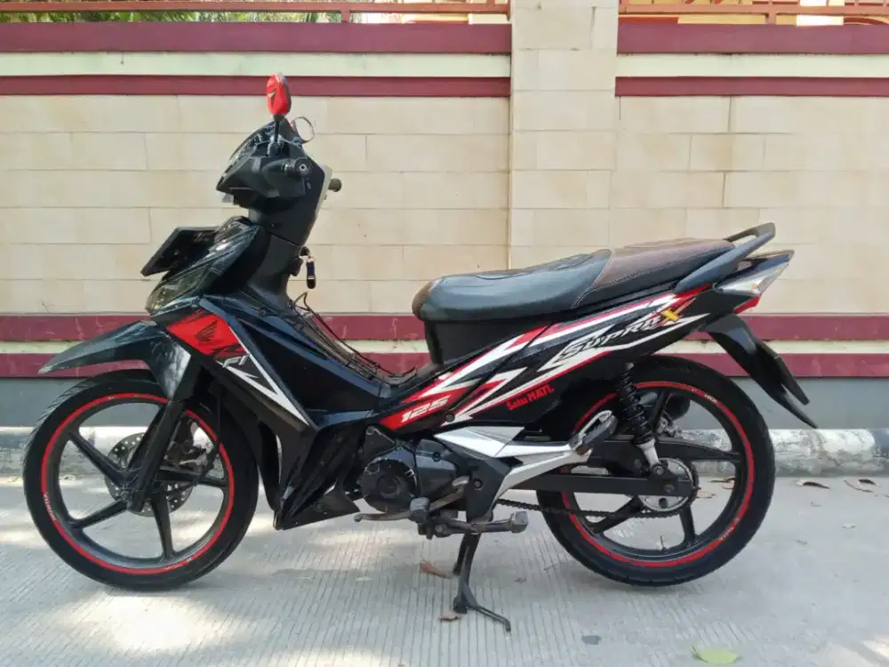 Dijual Honda Supra x 125 fi thn 2015 mulus komplit PAJAK panjang tg 1