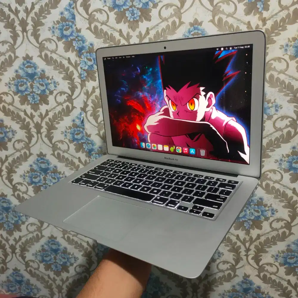 Macbook Air 13 - 2015 . Core i5 4/128 Tinggal pakai.