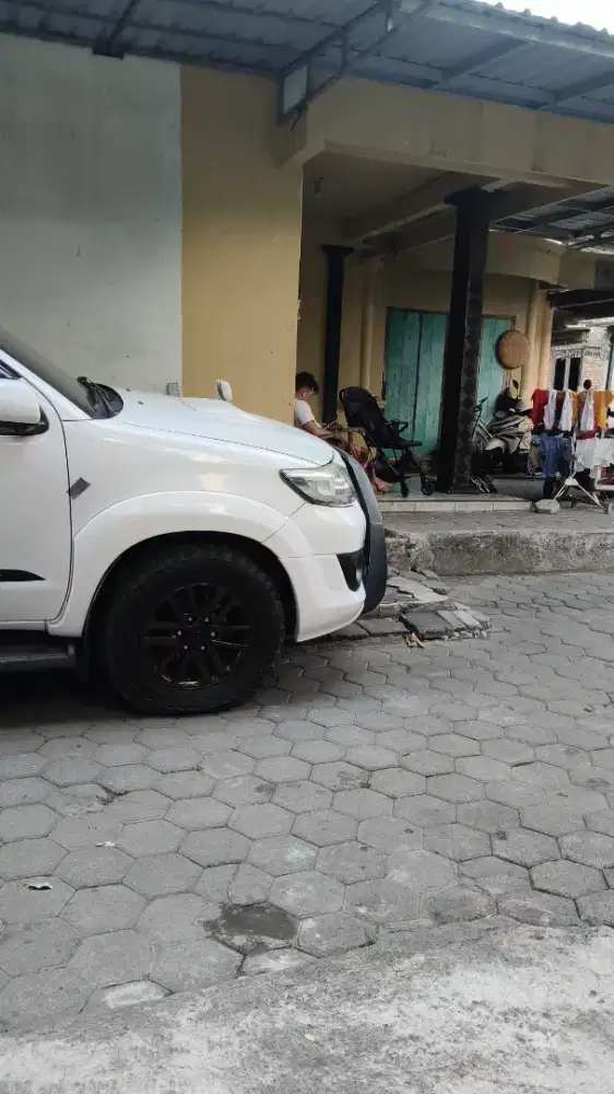 Toyota Fortuner vnt trds