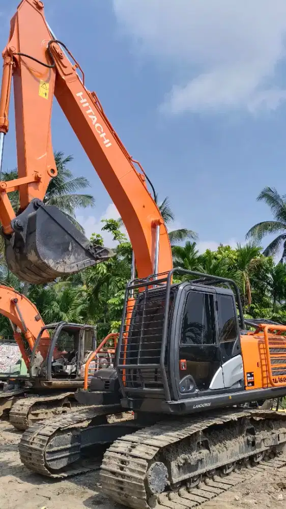 Dijual hitachi zx 210 F tahun 2016