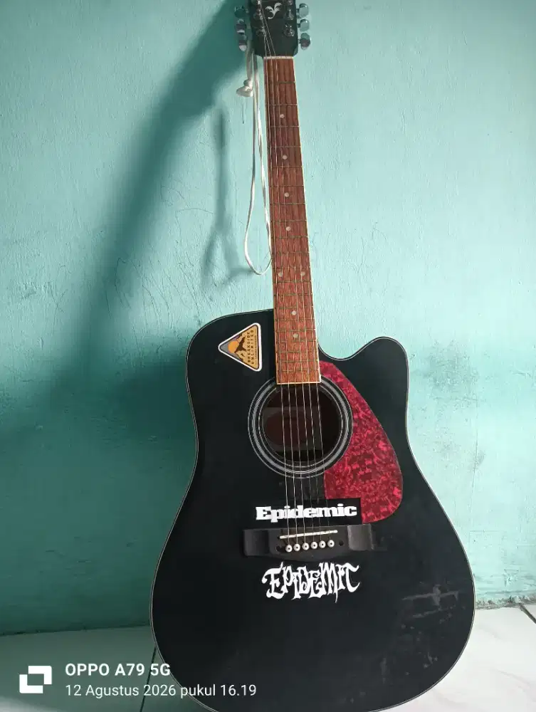 Dijual Gitar Bekas,Mereka Yamaha f310,Corporation