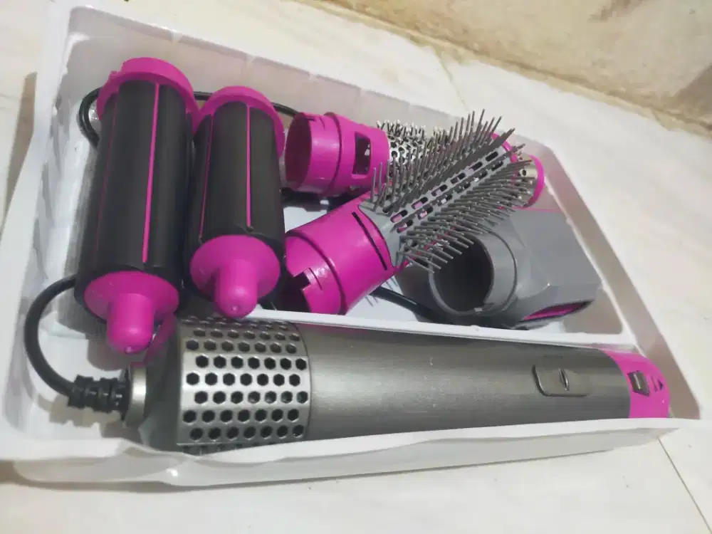 Jual Saja Hair dryer  Masih Baru