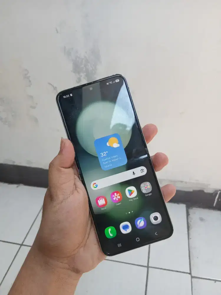 Samsung Z Flip 5 8/256 Gb Ex Sein Resmi Indonesia