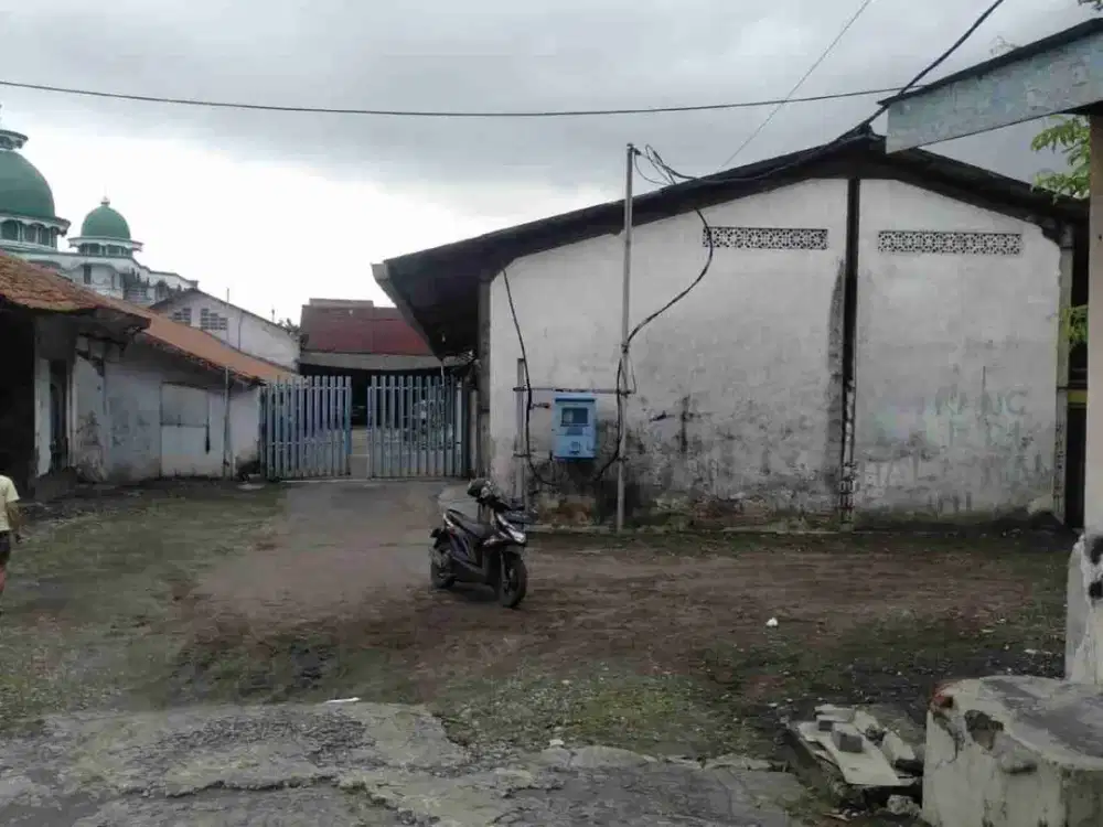 Dijual Murah Gudang di Jalan Raya Gunung Sari Surabaya