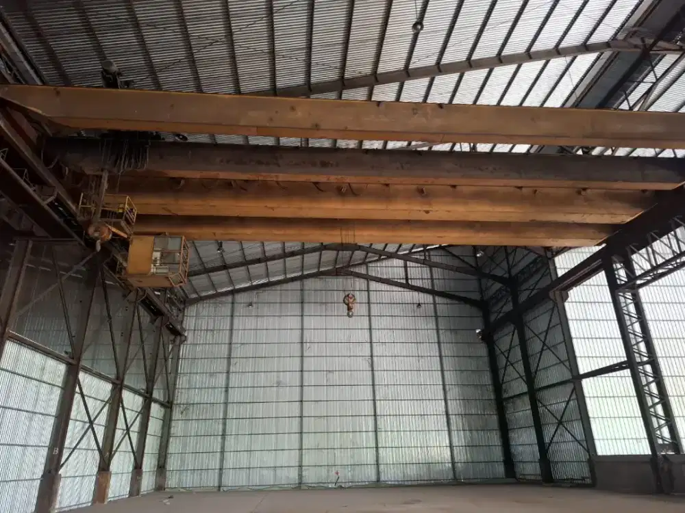 Disewakan Gudang ada Hoist 10 ton akses Kont 40 ft