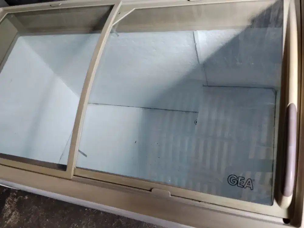 Freezer GEA sleding kaca