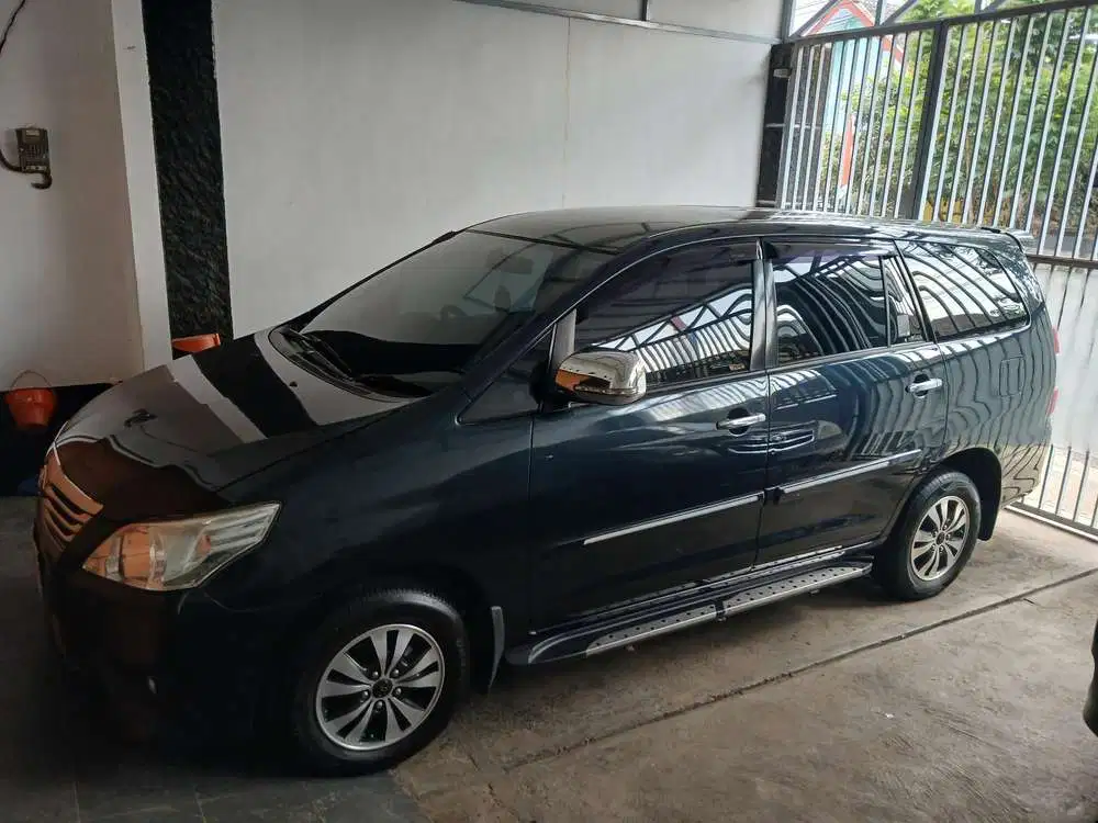 Toyota Kijang Innova 2012 Bensin