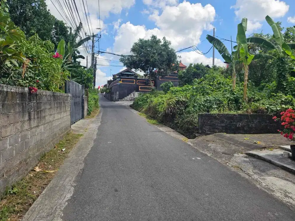 Dijual lahan luasan kecil lokasi tumbakbayuh lingkungan villa