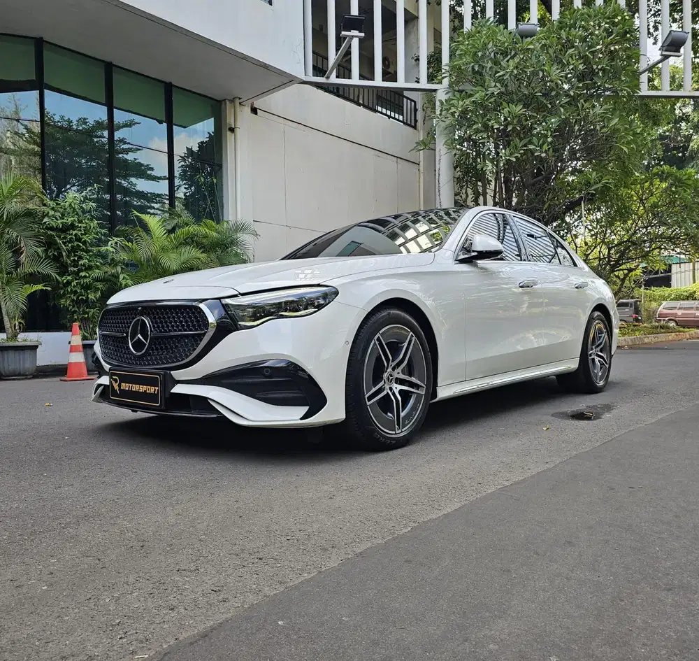 (6rb KM) Mercedes Benz E300 AMG 2024 low km E 300 merci ATPM