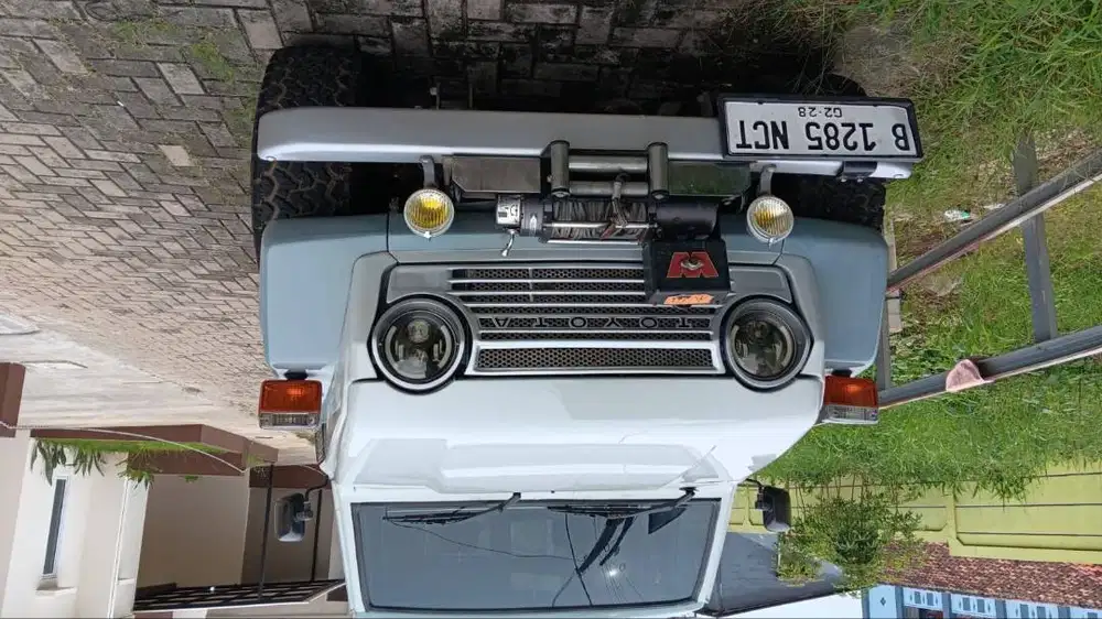 Toyota Land Cruiser Fj55 1976 blue biru bu LC FJ 55 1975/1977 flooting