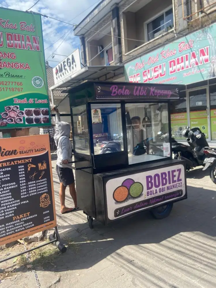 Dicari karyawan jaga booth ubi