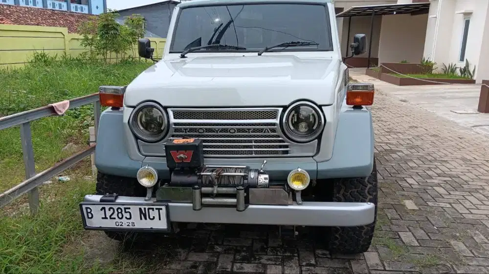 Toyota Land Cruiser Fj55 1976 blue biru bu LC FJ 55 1975/1977 flooting