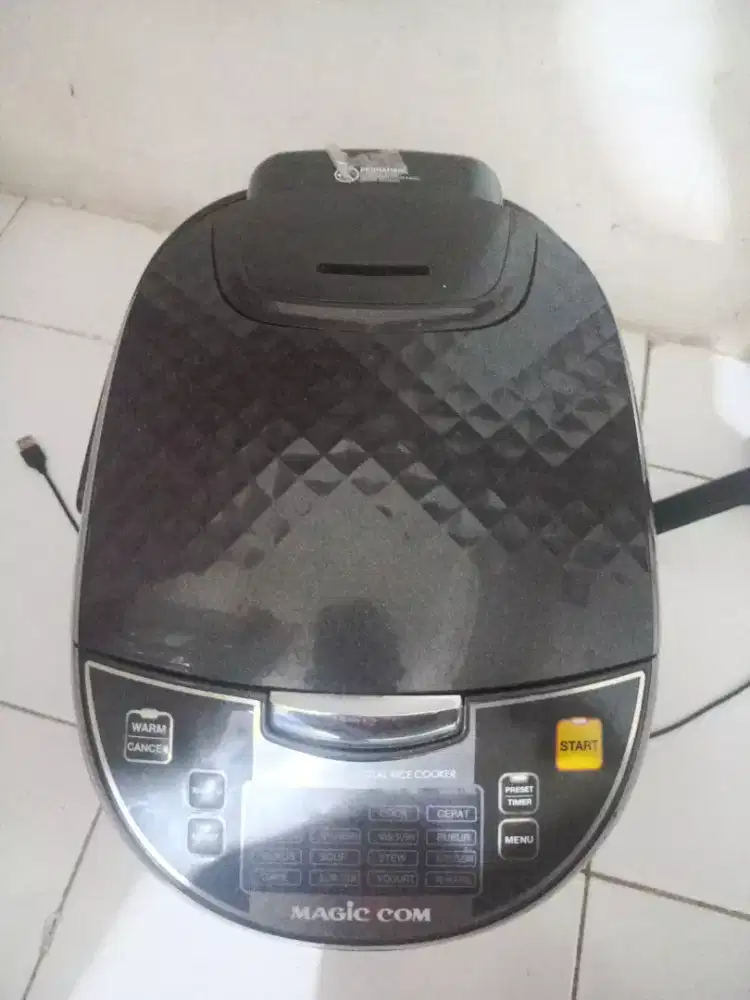 Rice cooker merk Young ma