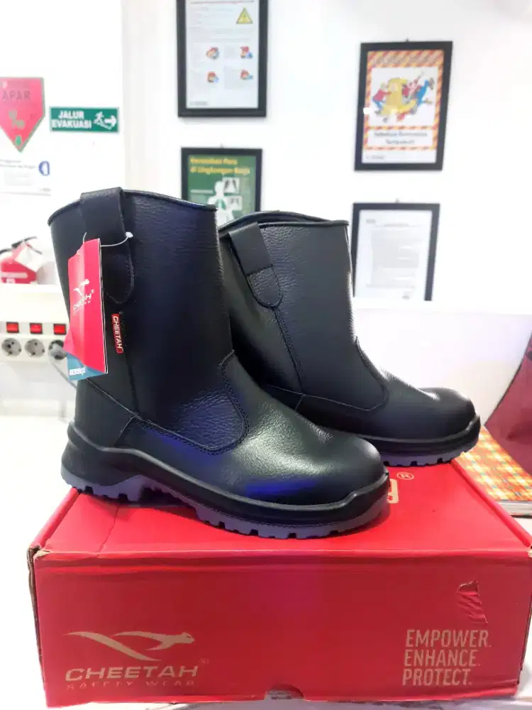 SEPATU SAFETY MEREK CHEETAH