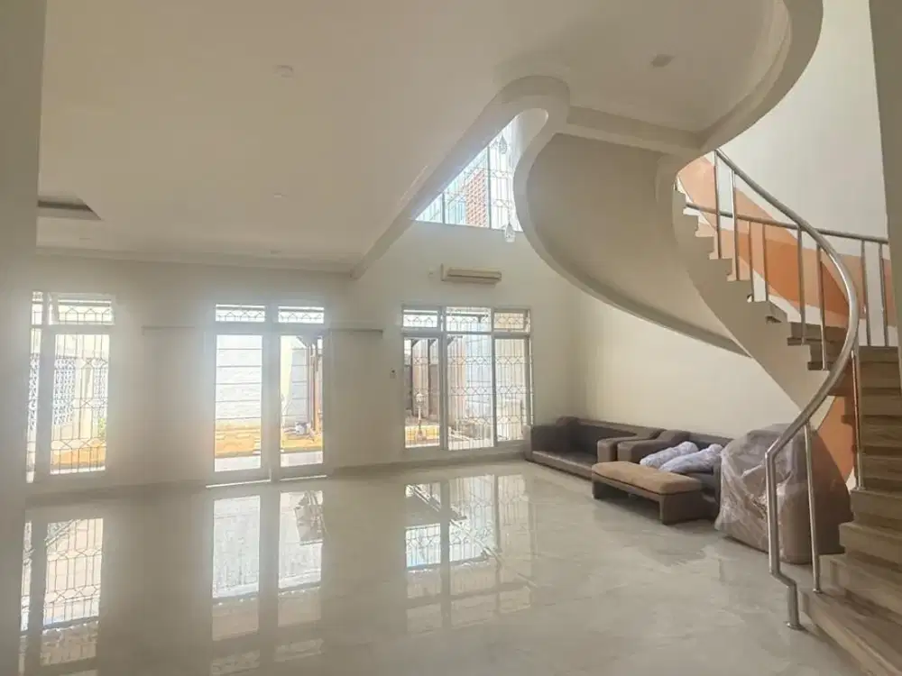Dijual Rumah di Taman Modern, Cakung