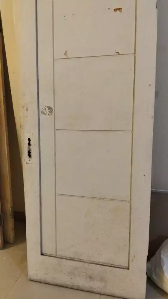 pintu sama kusen eks kantor