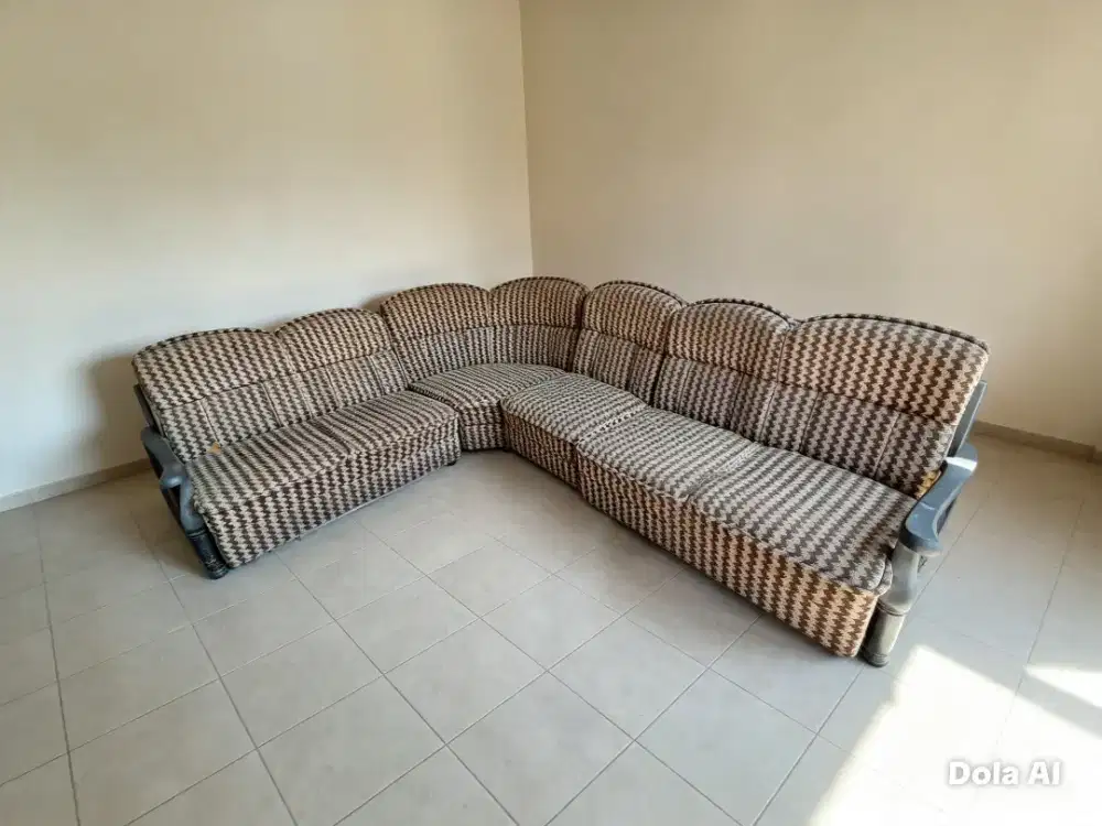 Sofa sudut model klasik
