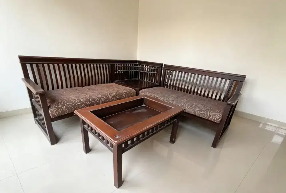 Sofa sudut kombinasi kayu