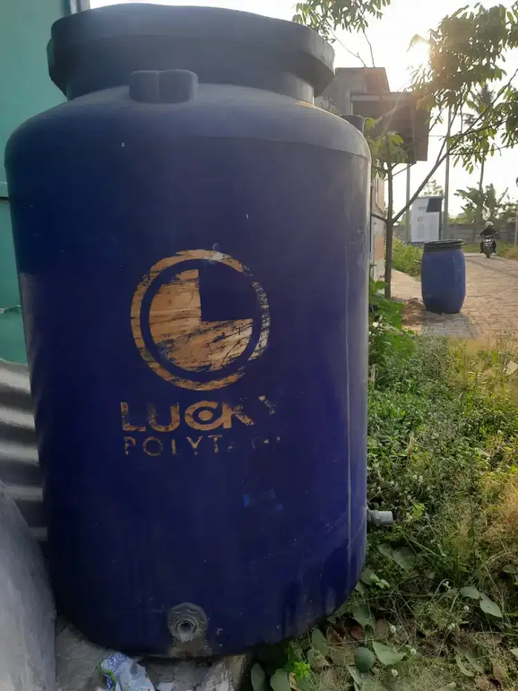 Toren Air 300 Liter Merk Lucky