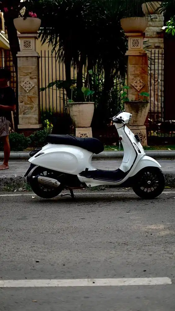 VESPA SPRINT 150 3V 2015 TERMURAH!