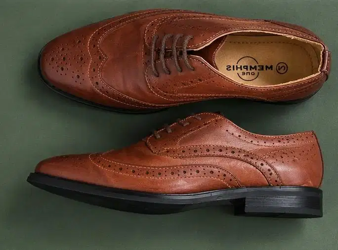 Memphis One wingtip/brogue Oxfords Size 37