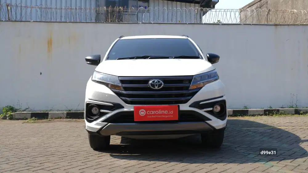 TOYOTA RUSH GR SPORT 1.5 MT 2023 PUTIH