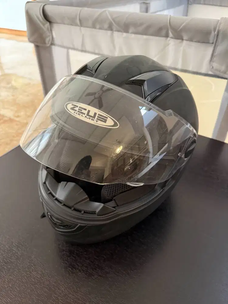 ZEUS FULL FACE SINGLE FLAT VISOR HELMET
