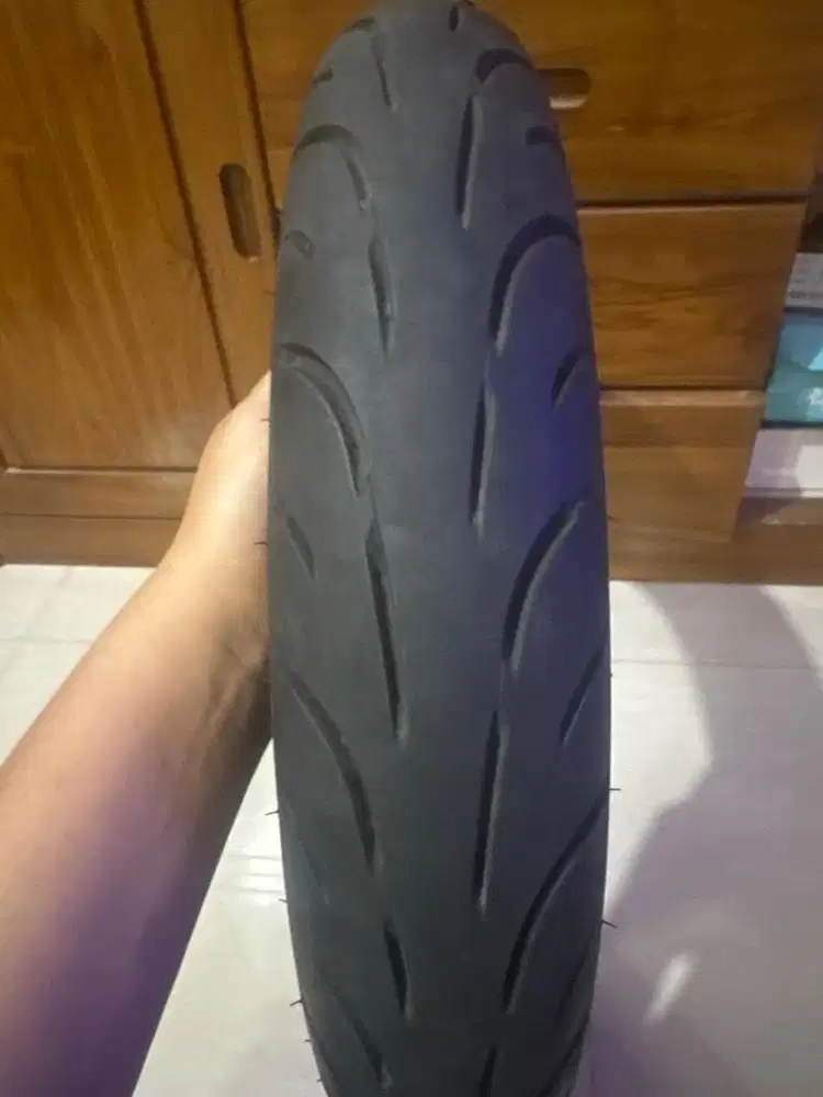 Ban tubeless Presa 100/80 R.17