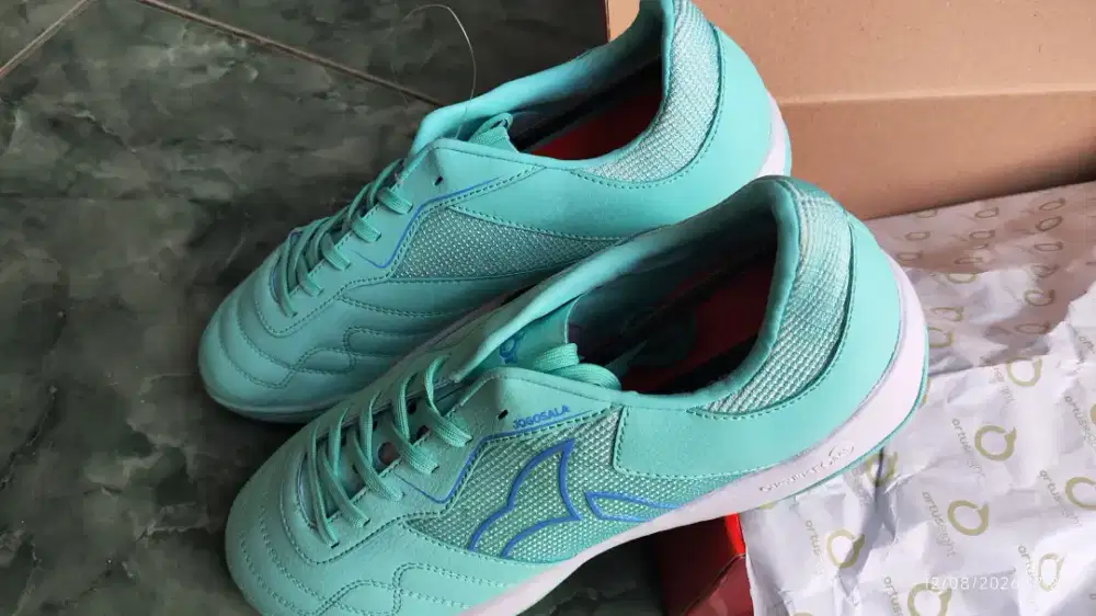 Sepatu Futsal Jogosala Strive Size 43