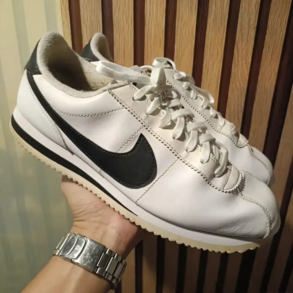 Sneakers pria nike cortez authentic