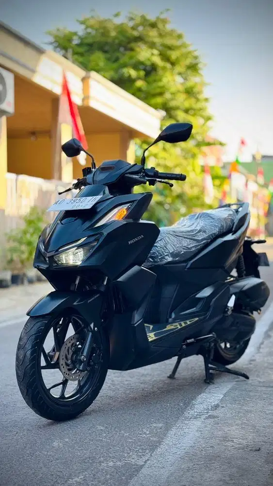 HONDA VARIO 160 KEYLESS ORIGINAL ISTIMEWA