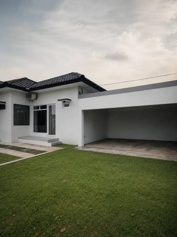 Rumah Compound Privat Tembok Tinggi, Bisa 1.000m² atau Full 2.035m²