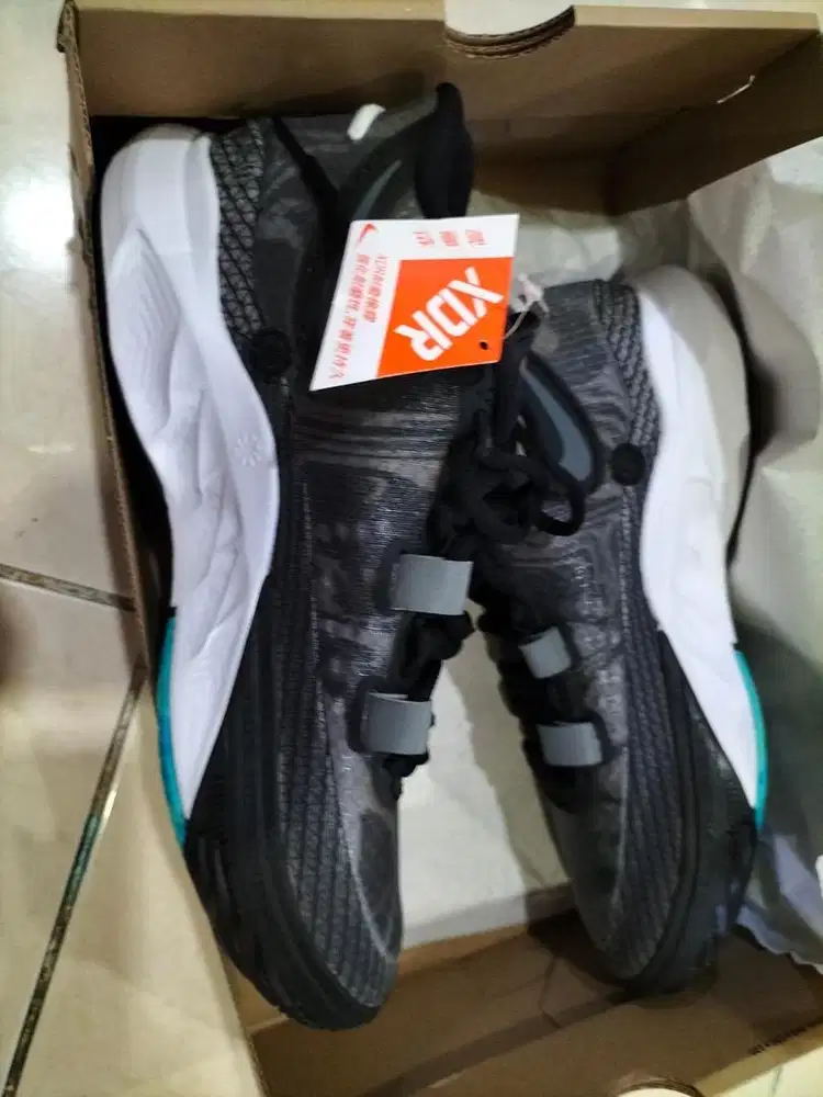Sepatu Basket Nike Kyrie 8 EP BNOB Size 9 42.5 New