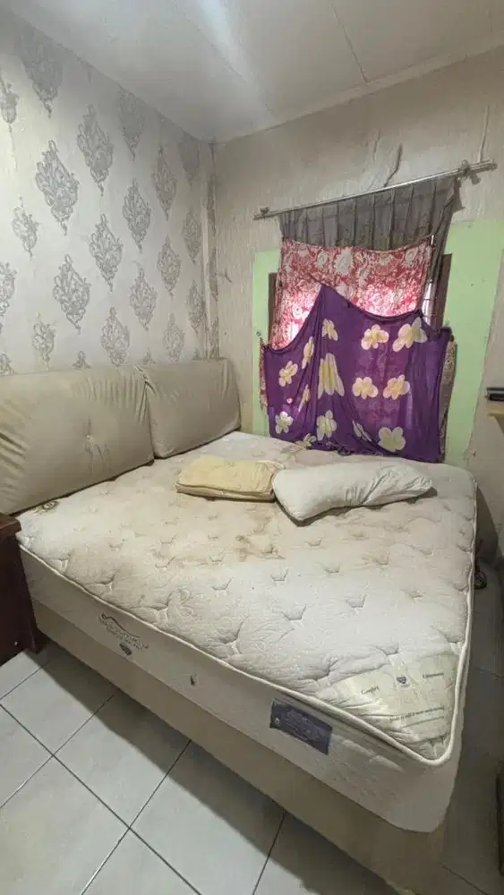 Kasur + Dipan Spring Air 160x200 Queen