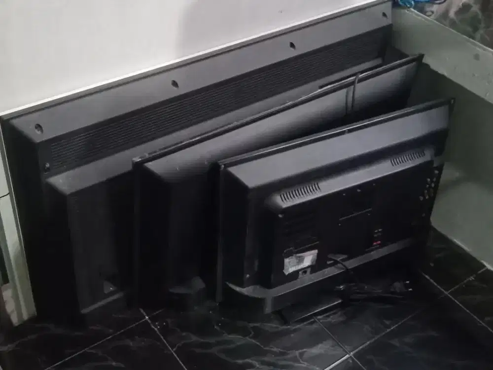 Tv led bekas rusak