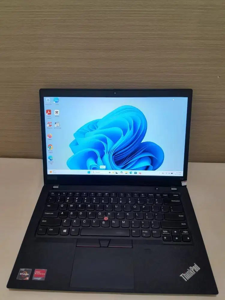 Lenovo T14, AMD Ryzen 5 4650U 12cpus, Ram 16GB, SSD 256GB, Vga AMD 512