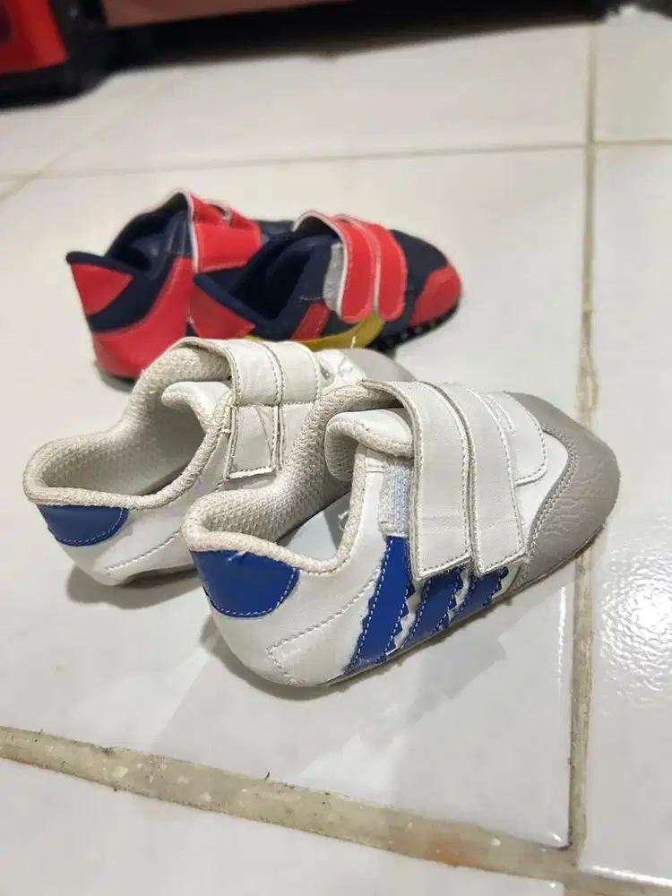 Sepatu bayi 4-6 bulan