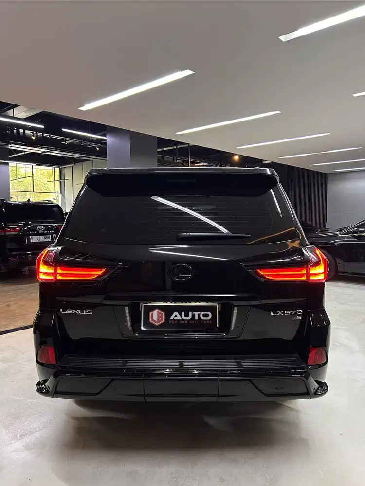 Lexus LX570 F-Sport AT 2019 Hitam Km46rb B1979UJT
