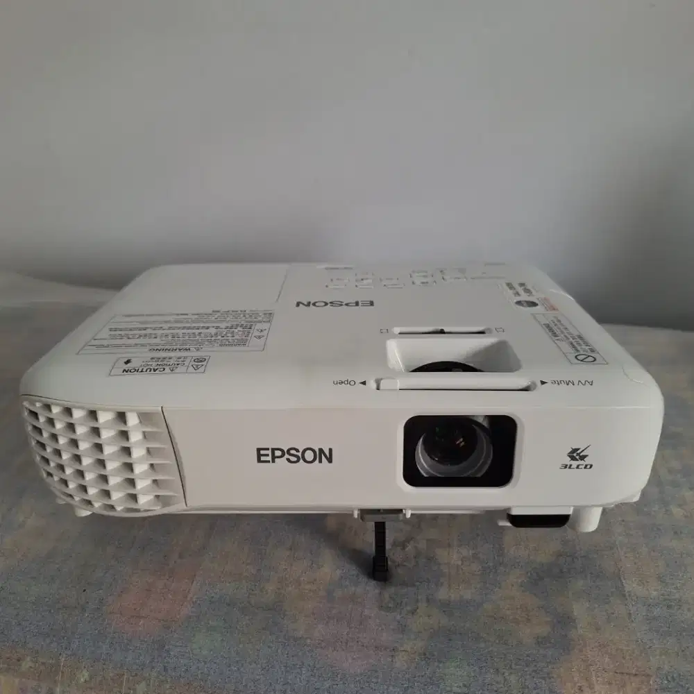 Projector EPSON EB-W05 HD