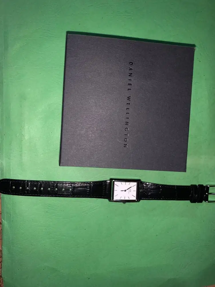 SALE FAST JAM DW AUTHENTIC DANIEL WELLINGTON CROCO
