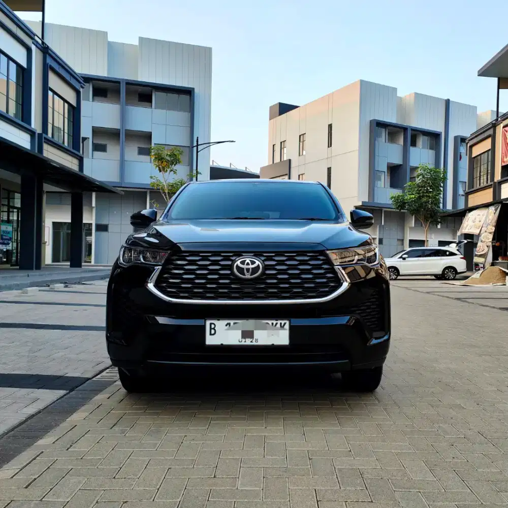TOYOTA INNOVA ZENIX V AT 2022 Hitam like new siap pakai TDP 2 JT