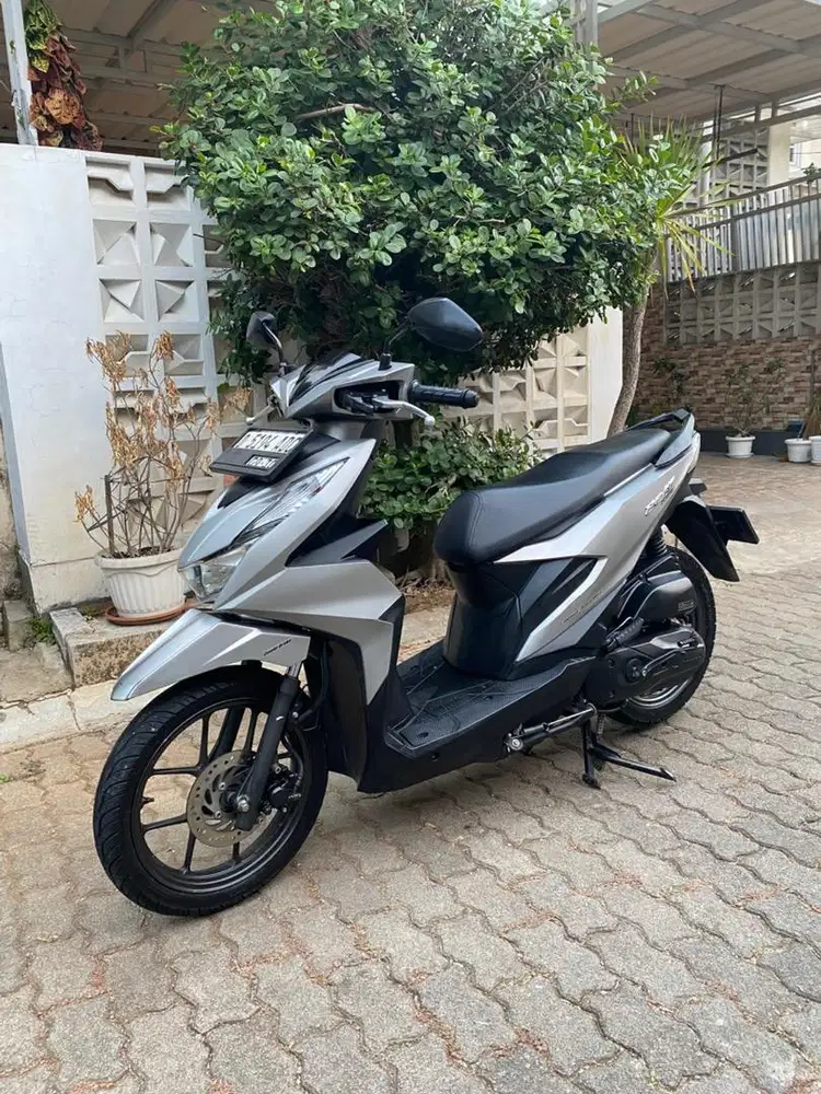 Honda Beat Deluxe Silver 2020