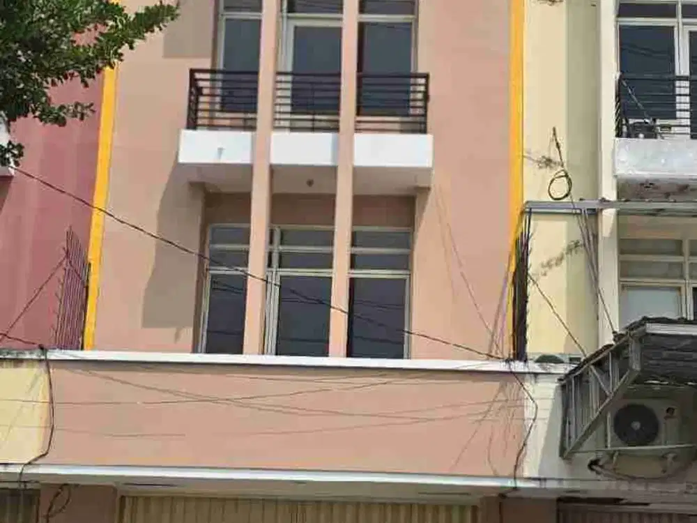 Disewakan Ruko 3 Lantai di Symphoni Harapan Indah Bekasi