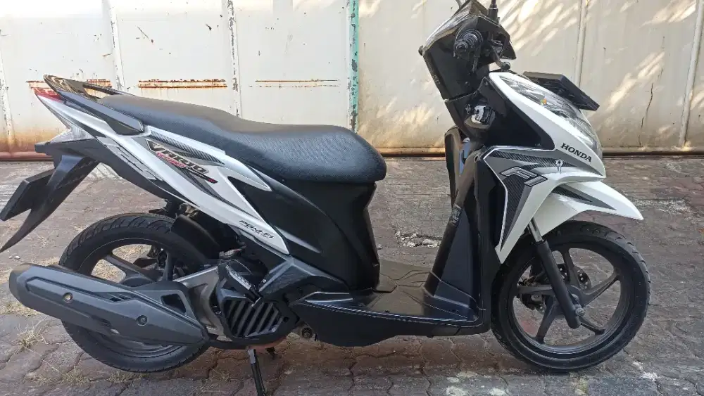 Honda Vario 125 KZR tahun 2013 ( pajak baru 9-2027 ).
