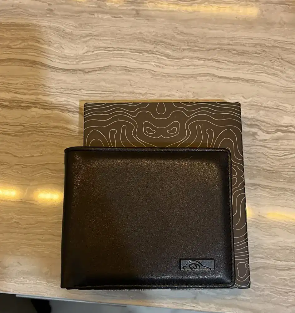 DIJUAL DOMPET HITAM