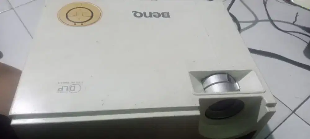 Proyektor DLP BenQ mp523