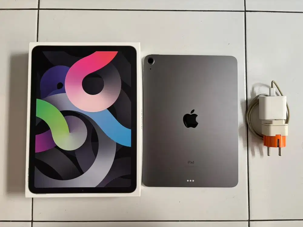 IPAD AIR 4 ( 64 gb wifi ) + APPLE PENCIL 2 + SMARTFOLIO KEYBOARD APPLE