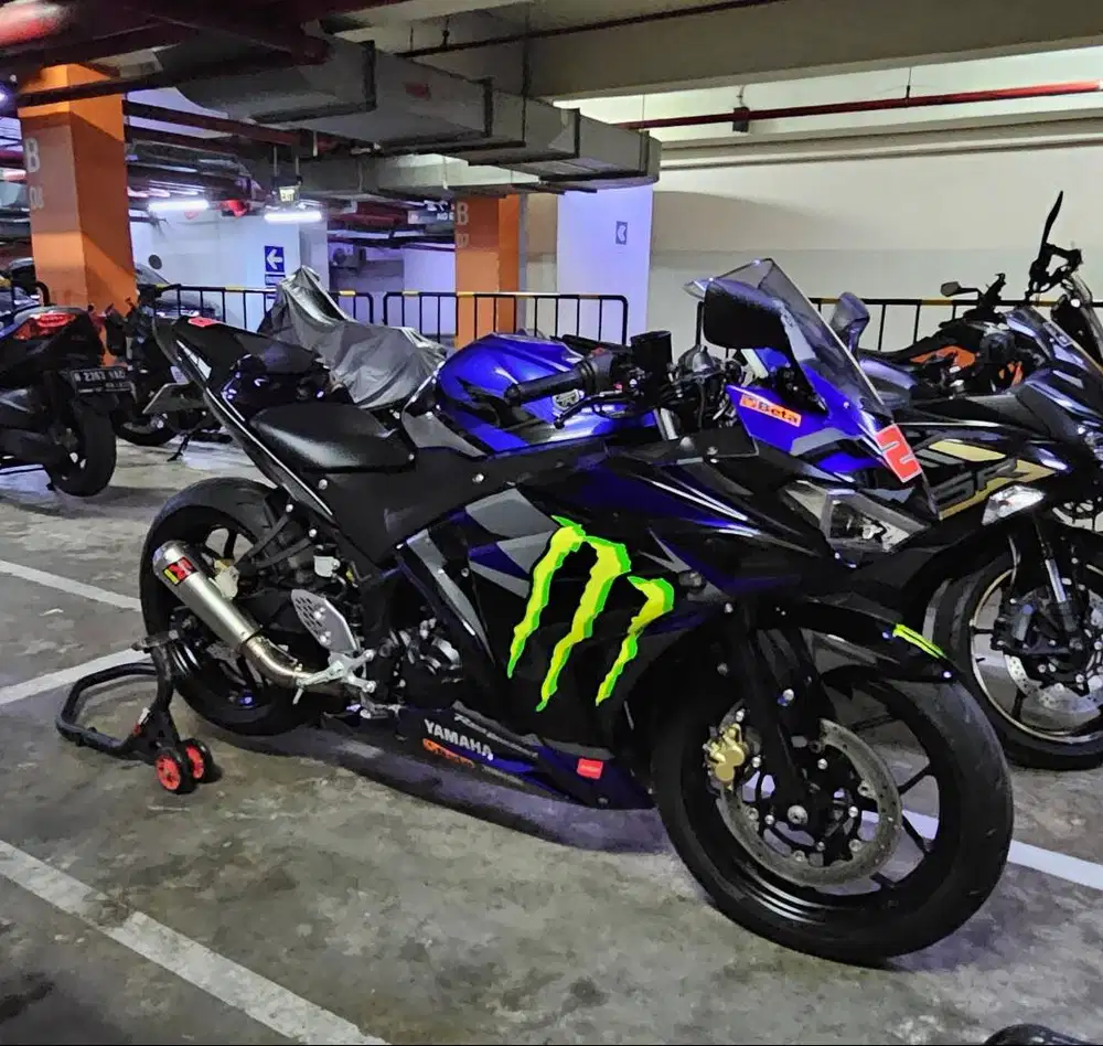Yamaha R25 2017 – Edisi ex-Movistar (Kondisi Terawat/Jarang Dipakai)